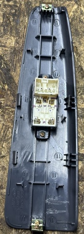 935782D000 HYUNDAI Кнопка стеклоподъемника передняя купить в Черкассы