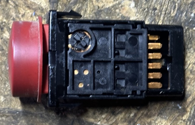 937901C500 HYUNDAI Кнопка аварийки купить в Ирпень