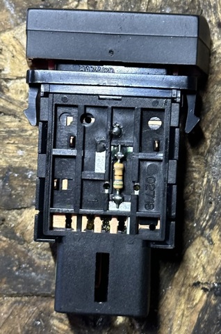 HYUNDAI 937902F110 Кнопка аварийки в наличии Житомир