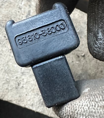 9381038000 HYUNDAI Датчик включения сцепления  купить в Винница