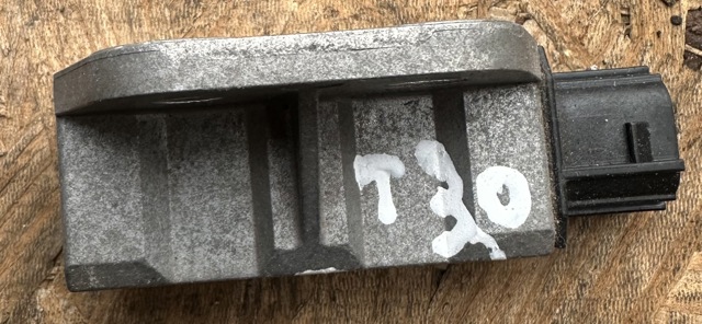 NISSAN 988318H325 Датчик удара в наличии Ровно