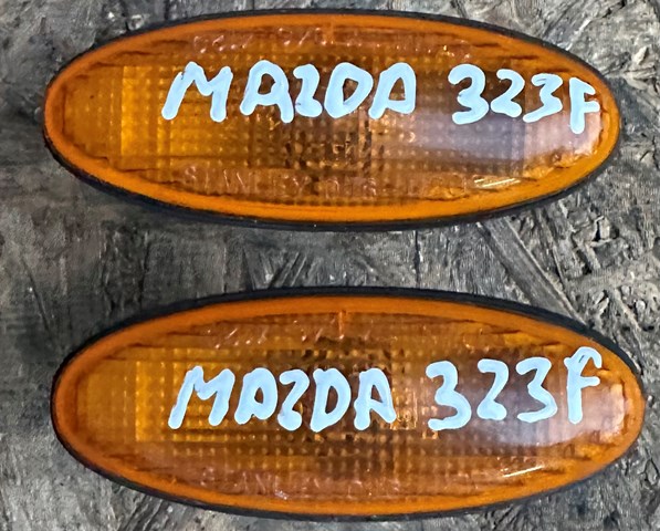 Повторитель поворота на крыло B01W51120 MAZDA