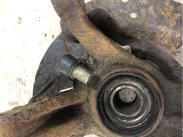 MAZDA B25D33021B Цапфа передняя правая в наличии Запорожье