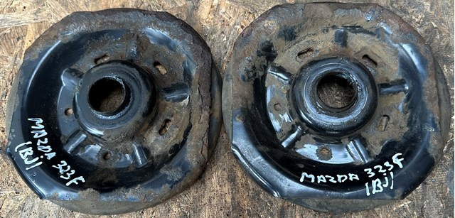 Опорная чашка передней пружины, верхняя B25D34341A MAZDA