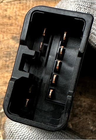 B25E664H065 Кнопка аварийки купить Чернигов