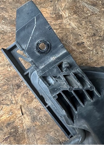 MAZDA BP4K510K0D Фара правая в наличии Харьков