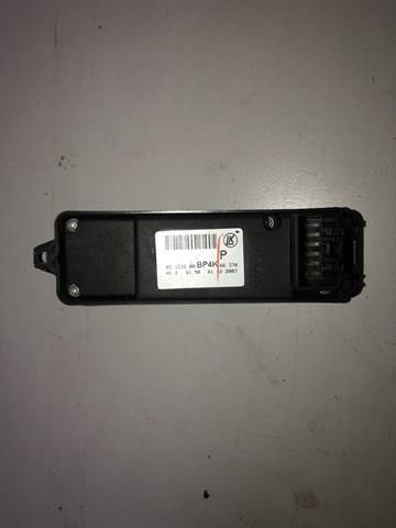 BP4K66370 MAZDA Кнопка включения мотора стеклоподъемника передняя правая купить в Житомир