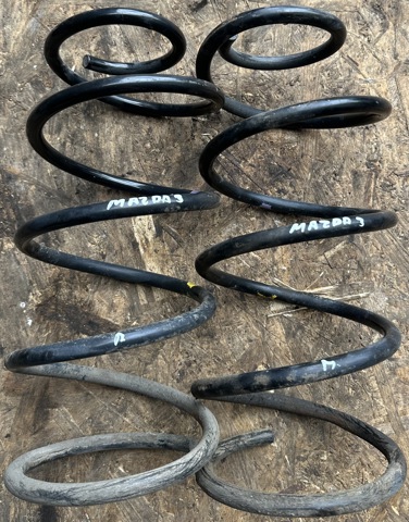 Пружина передняя Мазда 3