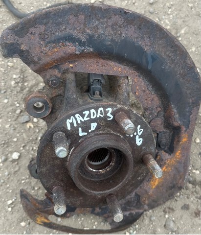 Цапфа (поворотный кулак) передний левый BR5S33031 MAZDA