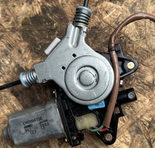 MAZDA C10058590D Стеклоподъемник передней правой двери в наличии Ужгород