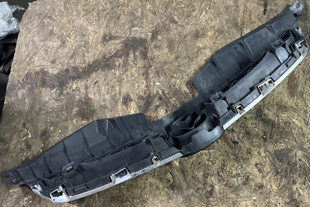 MAZDA C23550710C Решетка радиатора в наличии Кривой Рог