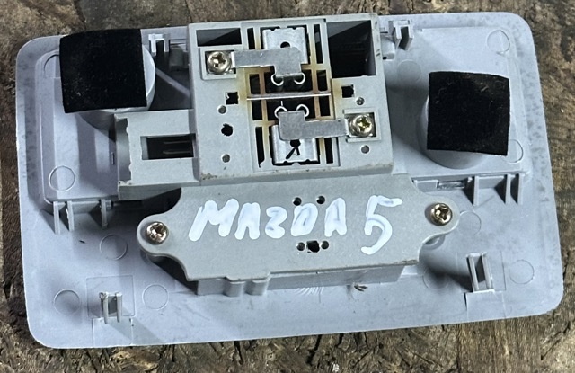 MAZDA C2355131077 Плафон освещения салона (кабины) задний в наличии Тернополь