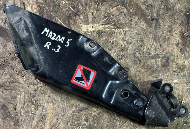 Ролик боковой двери правый нижний C235722C0D MAZDA
