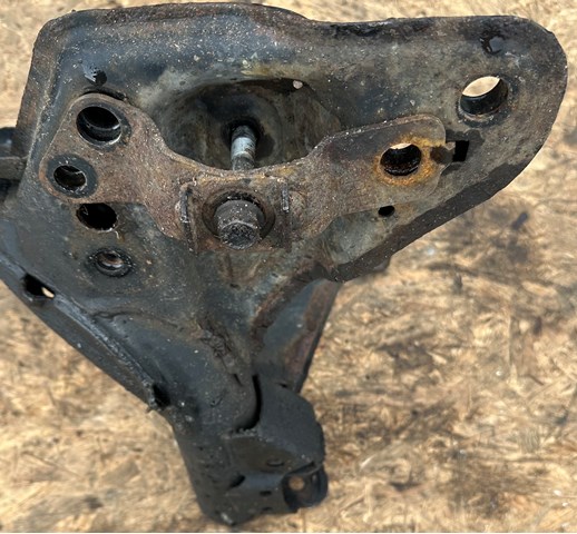 MAZDA CB073480XE Подрамник передний в наличии Сумы