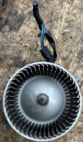 CB0761B10A MAZDA Мотор вентилятора печки (отопителя салона) купить в Полтава