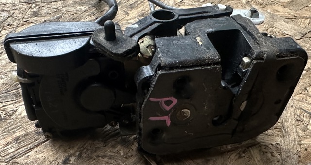 CB0772310D MAZDA Замок двери задней правой купить в Чернигов