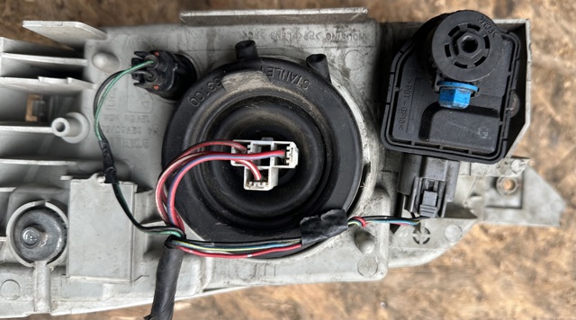MAZDA CB08510K0D Фара правая в наличии Ровно