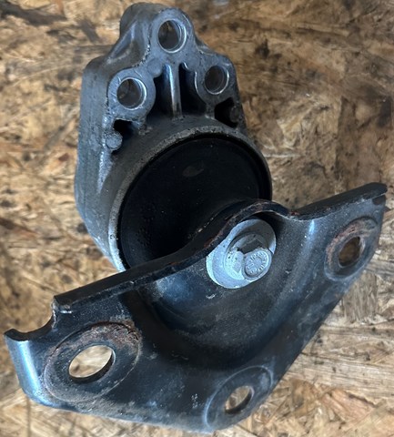 DD3239060 MAZDA Подушка (опора) двигателя правая купить в Украина