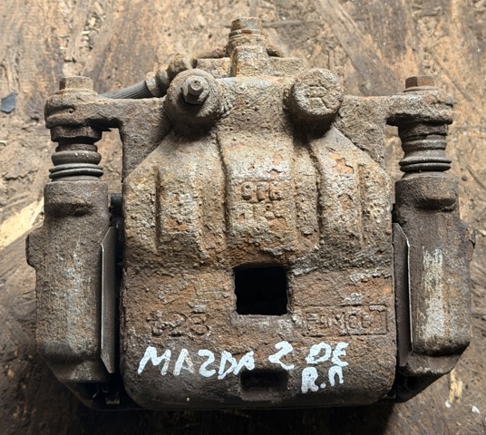 Суппорт тормозной, передний, правый DF7133980C MAZDA