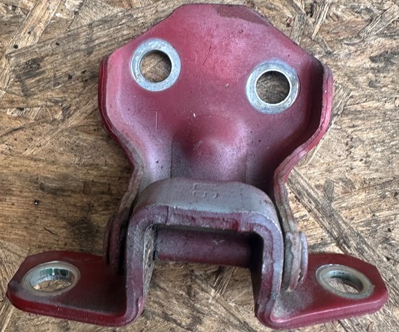 MAZDA EA0159240C Петля двери передней правой в наличии Ирпень