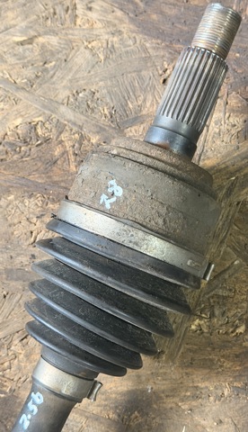 MAZDA GD762550XB Полуось (привод) передняя правая в наличии Ирпень
