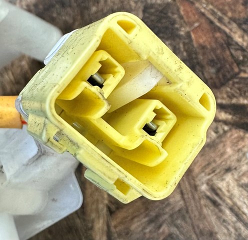 GE8C66CS0A MAZDA Кольцо контактное, шлейф руля купить в Львов
