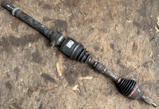Полуось передняя, правая GG6125500 MAZDA