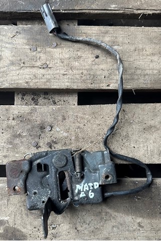 Запор капота (замок и привод замка капота) GJ6A56620C MAZDA