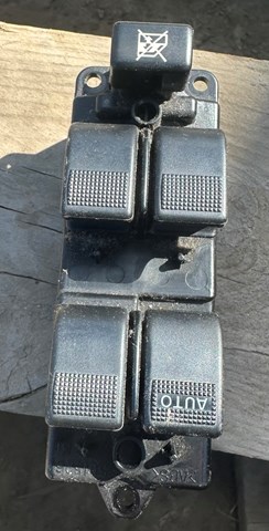 Кнопки переднего левого стекло подъемника GJ6A66350A MAZDA