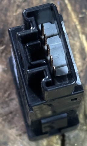 GJ6A666F0 MAZDA Кнопка (регулятор) корректора фар купить в Чернигов