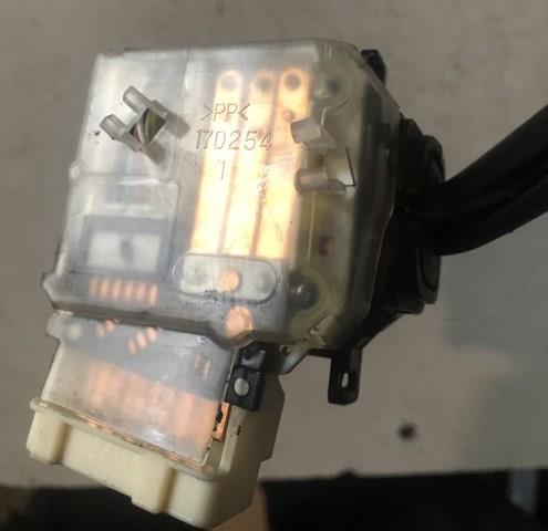 Подрулевой переключатель левый GR2F66122 MAZDA