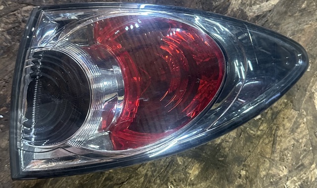 Фара задняя правая внешняя GR4B51150 MAZDA