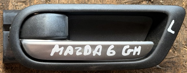 Ручка двери передней внутренняя левая GS1D59330C02 MAZDA