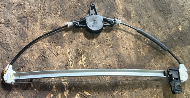 GS1D73590A Механизм стеклоподъемника двери задней левой купить Киев