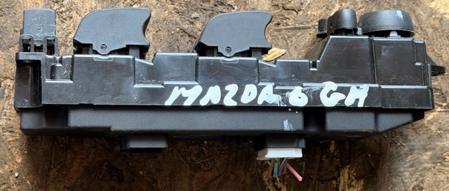 Кнопки переднего левого стекло подъёмника GS1E66352 MAZDA