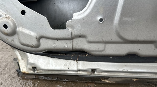 H01008H7MM NISSAN Дверь передняя правая купить в Киев
