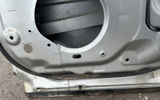 H21008H7MM NISSAN Дверь задняя правая купить в Запорожье