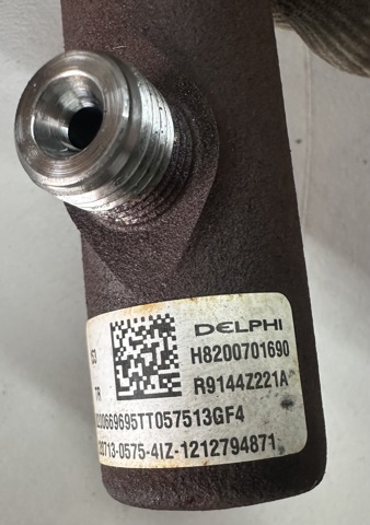 H8200701690 RENAULT Регулятор давления топлива купить в Ирпень