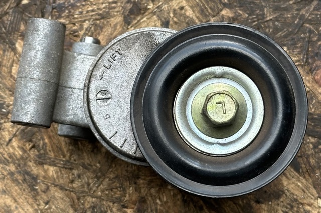 L37215980C MAZDA Натяжитель приводного ремня купить в Каменское
