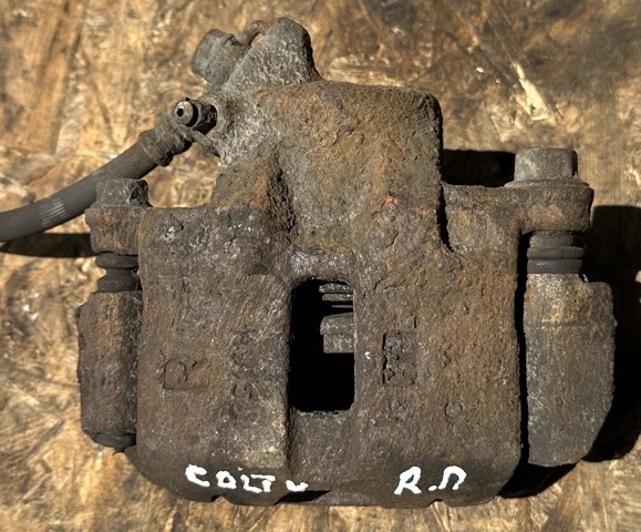 Суппорт тормозной, передний, правый MB928425 MITSUBISHI