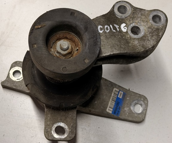 Правая подушка ДВС MR594202 MITSUBISHI