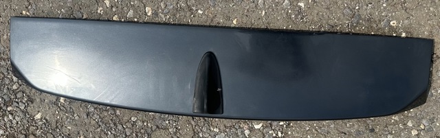 Крыло на багажник MR638610 MITSUBISHI