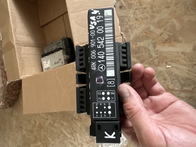 MERCEDES A1405420019 Реле дворников в наличии Кривой Рог