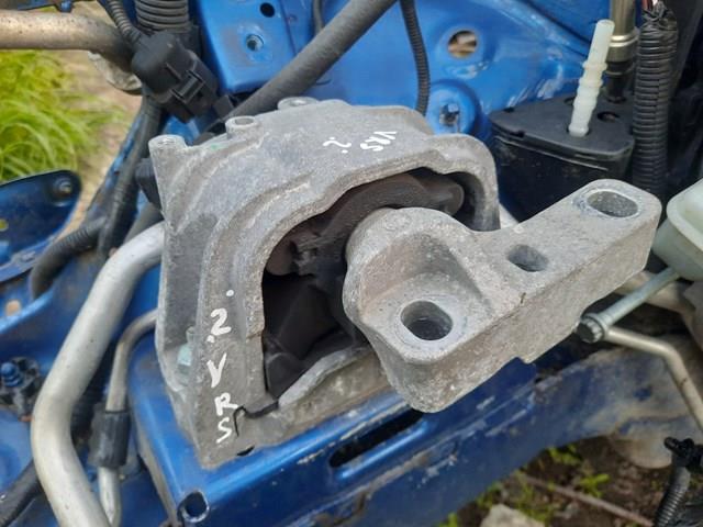 Подушка мотора правая Фольксваген Пассат 200 B6