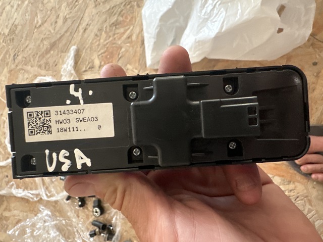 31433407 VOLVO Кнопочный блок управления стеклоподъемником передний левый купить в Черкассы
