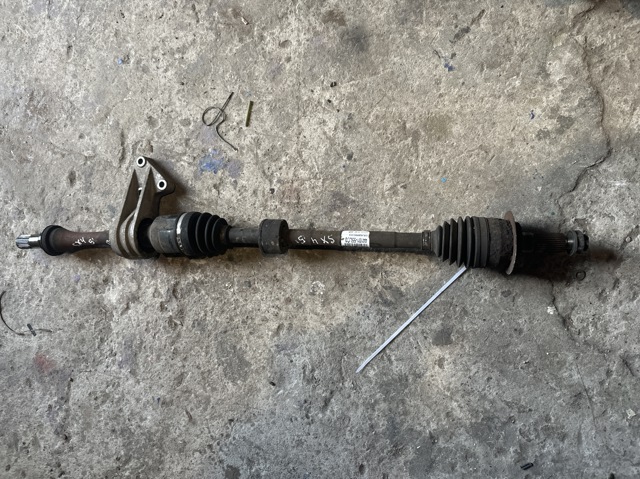 Полуось передняя, правая 4410155LC0 SUZUKI