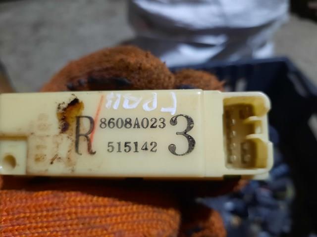 MITSUBISHI 8608A023 Кнопка включения мотора стеклоподъемника задняя правая в наличии Днепр