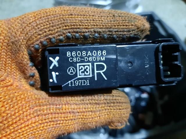 8608A066 Кнопочный блок управления стеклоподъемником задний правый купить Киев