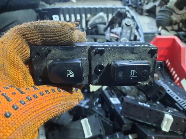 Блок управления зеркалами заднего вида, на двери 935753K010CH HYUNDAI