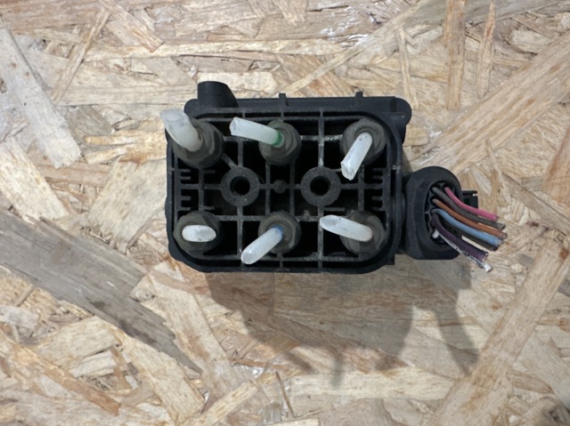 A2513200058 MERCEDES Блок клапанов регулируемой подвески купить в Львов